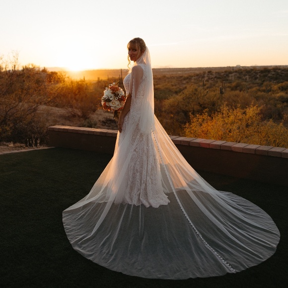 Allure Bridals Wedding Dress Style 9507 Cream Sheath Sleeveless - Picture 1 of 9